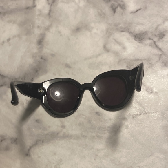 Betsy Johnson - Picture 12 of 16